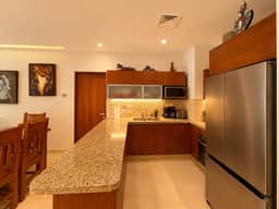 2 Bdr Best location 38 street steps to the beach