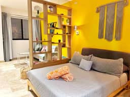 Cozy & confortable studio steps to 5av & beach