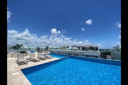 Great Location, amazing rooftop with ocean view