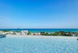 New exceptional 1BR one block to the beach