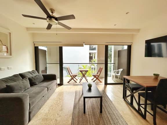 Great Location, amazing rooftop with ocean view
