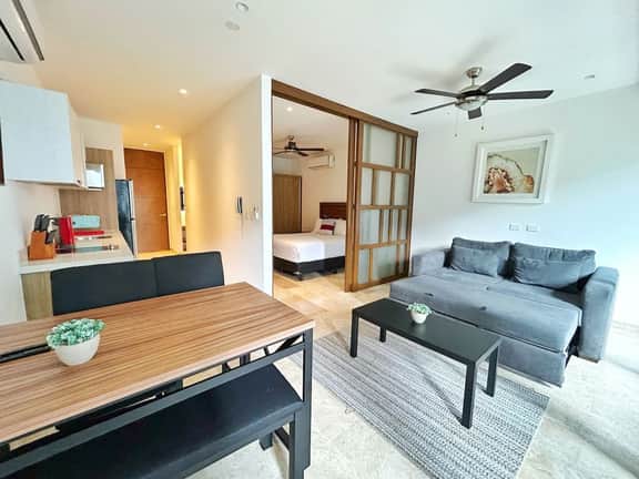 Great Location, amazing rooftop with ocean view