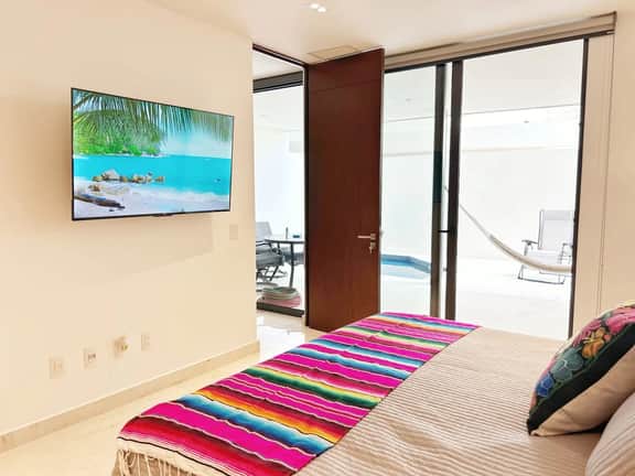 Nuevo con piscina privada a pasos del mar y 5ta