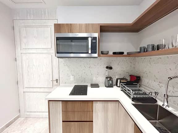 Riviera Maya modern apartment 1 block to the beach