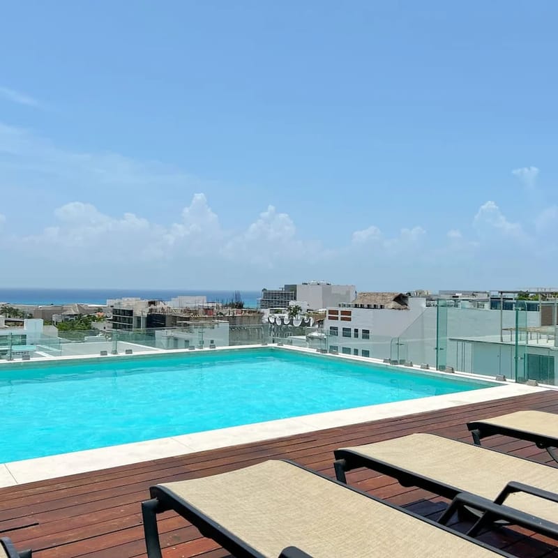 Spacious 1BD steps from 5th avenue and the beach